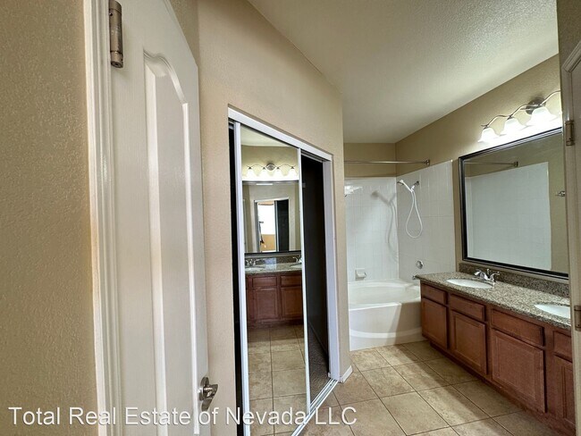 Building Photo - 2 br, 2 bath House - 1621 Queen Victoria S...