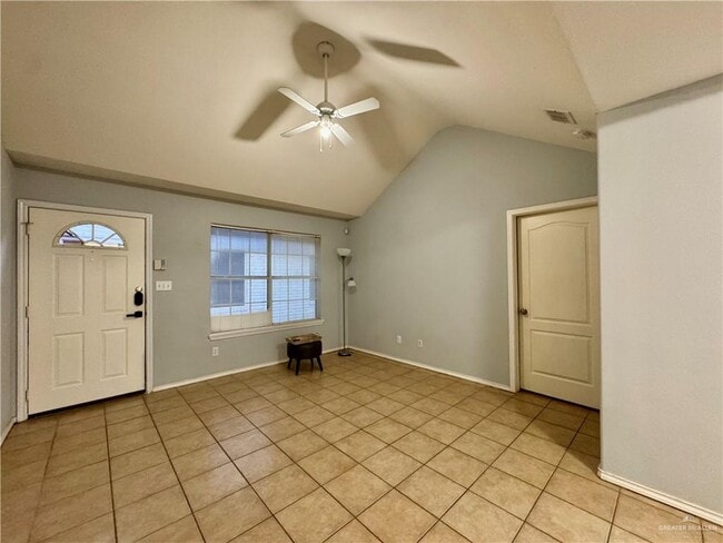 Building Photo - 29 S Dahlia St