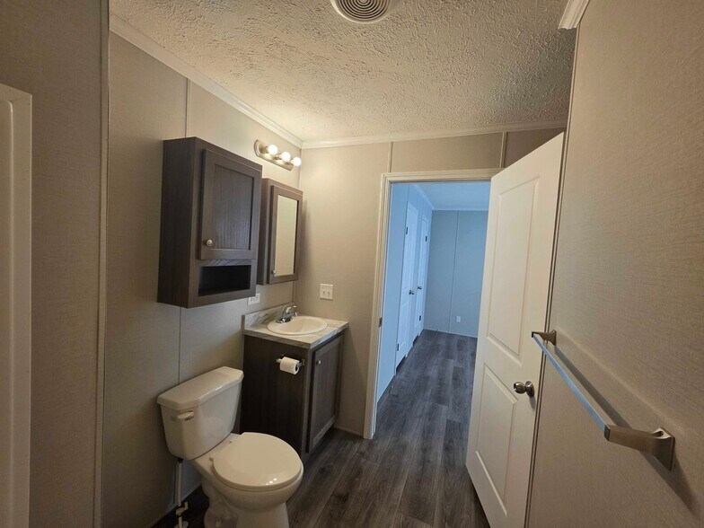 Building Photo - 62 Meggan Dr