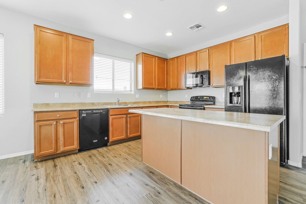 Building Photo - 38241 W Padilla St