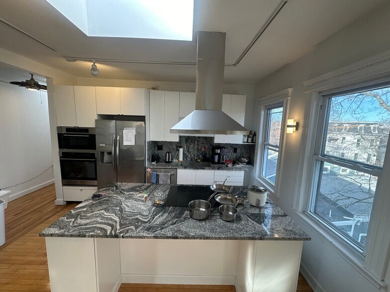 Building Photo - 231 Harvard St