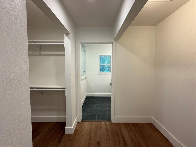 Building Photo - 6712 Bryn Mawr Dr