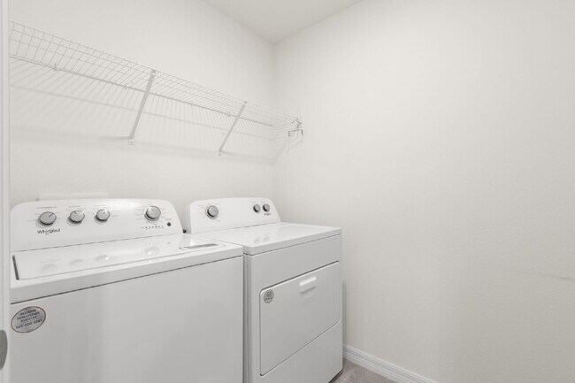 Building Photo - "Spacious 4-Bedroom Retreat with 3 Full Baths - 2260 Sq Ft of Comfort in Parrish, FL!"