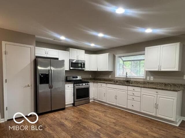 Building Photo - 945 Fox Hill Dr