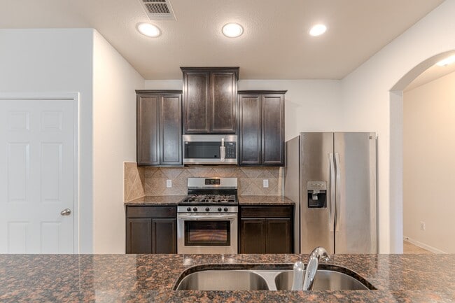 Building Photo - 13527 Vista De Oro St