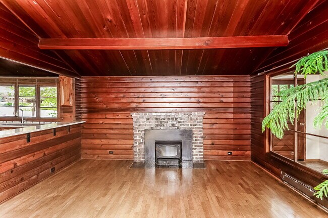 Building Photo - Charming Enatai Craftsman Near Lake Washington – 3BR/2BA- AVAILABLE NOW!