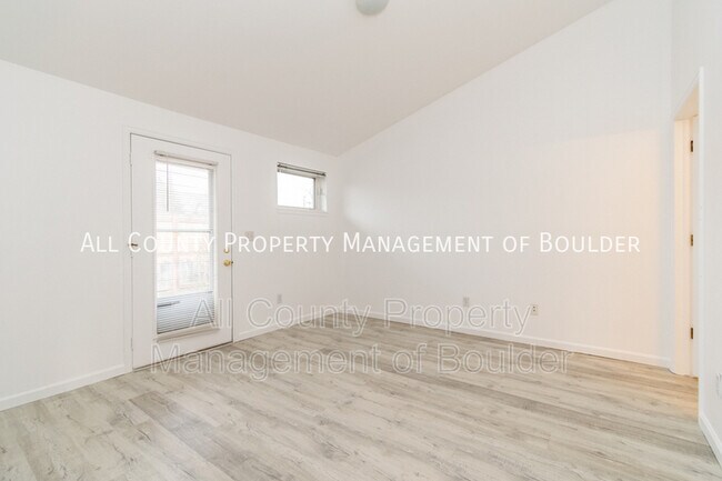 Building Photo - 4390 Laguna Pl