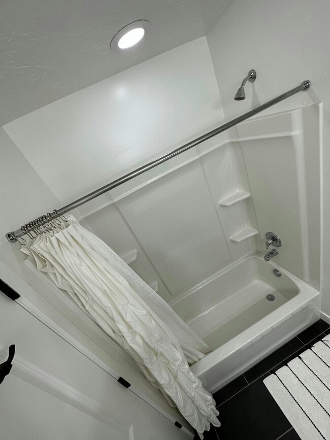 Building Photo - 3083 S Yellow Bill Dr