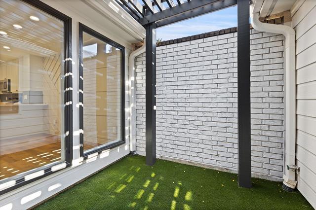 Building Photo - 5020 Thunder Rd