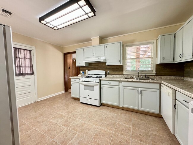 Building Photo - 3 Bed, 1.5 Bath Home in Ruston