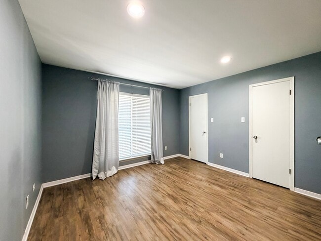 Building Photo - 12633 Memorial Dr