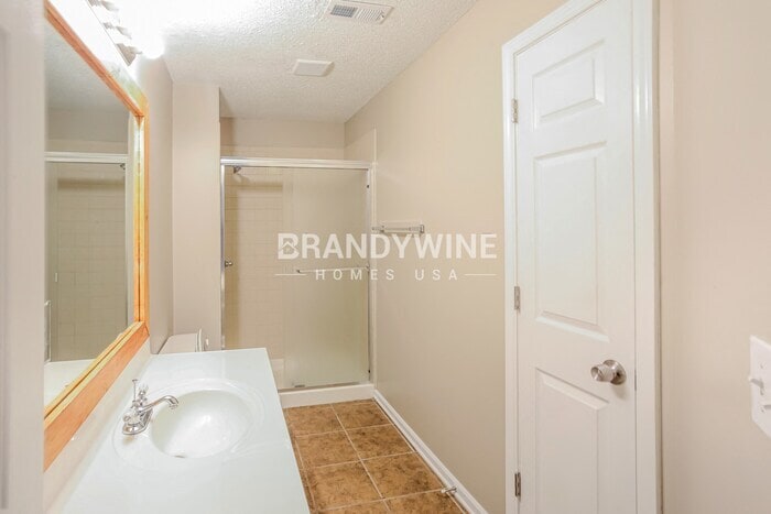 Building Photo - 2025 NW 49th St