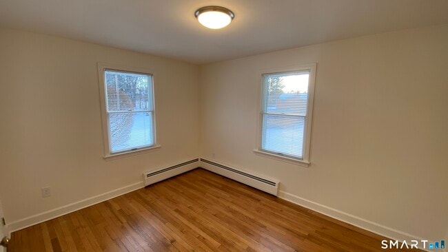 Building Photo - 178 Edgewood Dr