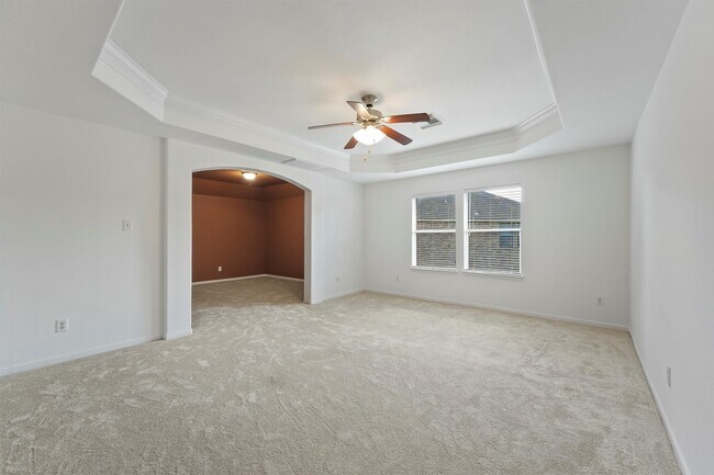 Building Photo - 26422 Creston Woods Dr
