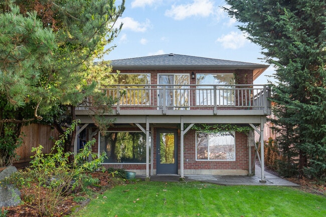 Building Photo - 4403 Powell Pl S