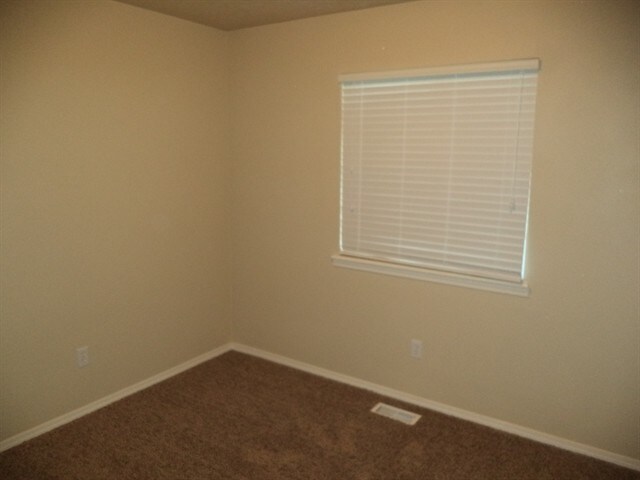 Building Photo - 1330 N Andrew Dr