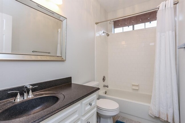 Building Photo - 2611 Oxhill Ct