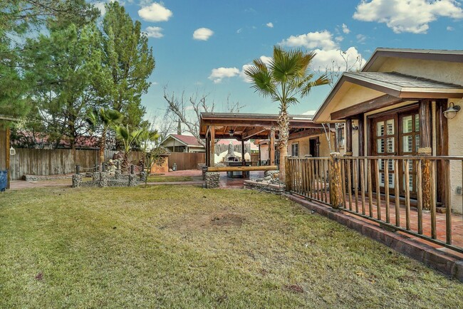 Building Photo - Upper Valley 3 Bedroom 2 Bath