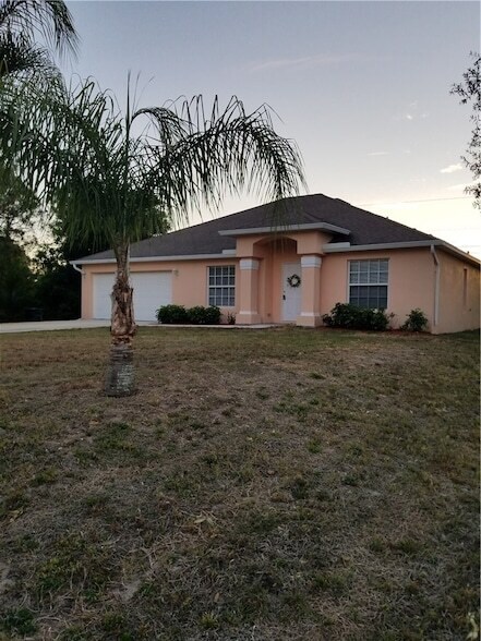 Building Photo - 8025 98th Ct
