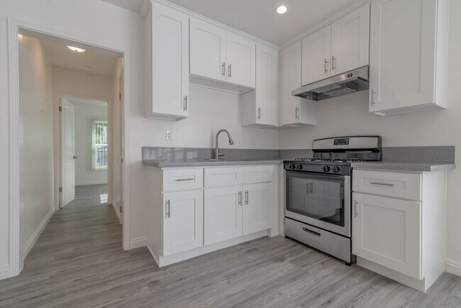 Building Photo - 1627 N Normandie Ave