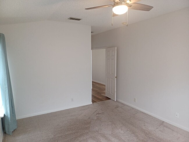 Building Photo - Large 3 BR 2 BA Rental in Desirable Area
