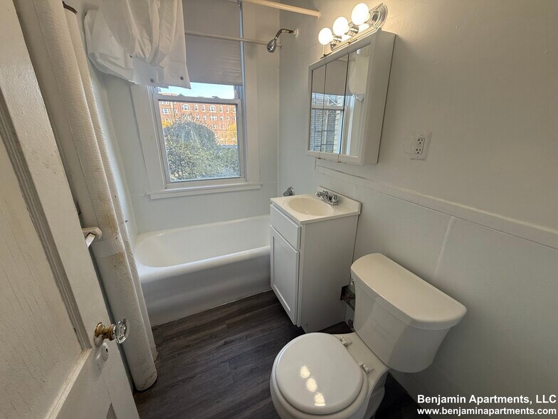 Building Photo - 1626 Commonwealth Ave