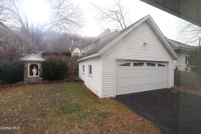 Building Photo - 29 Stewart St