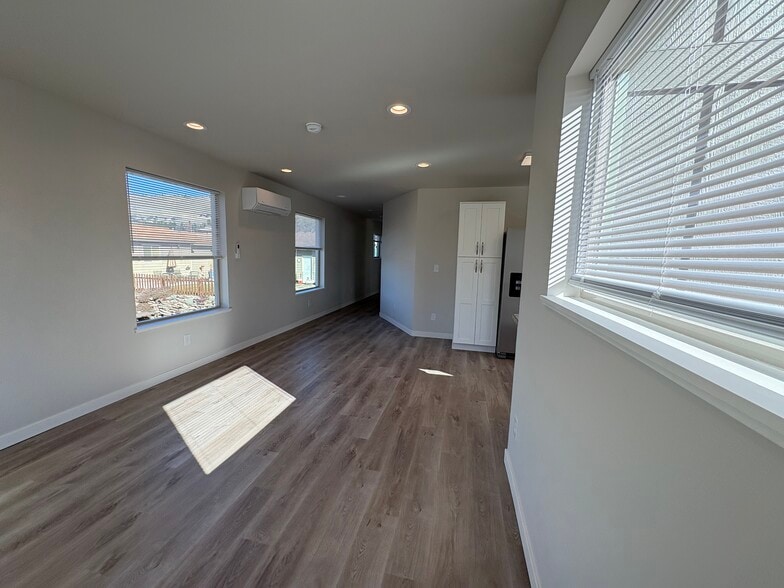 Building Photo - 2210 Arden Ct N