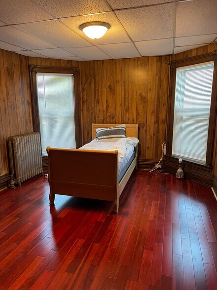 Building Photo - 201 W 3rd St