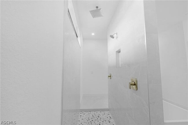 Building Photo - 2001 NW 25th Ave