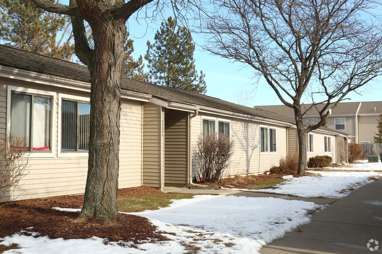 Aspen Hollow Apartments Lansing Mi Apartment Finder