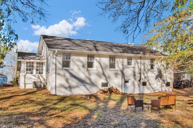 Building Photo - 424 Pearl St