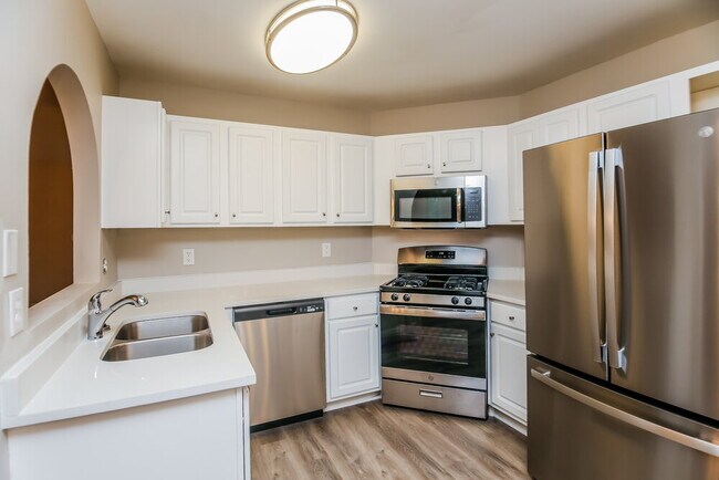 Building Photo - 1041 Crest Ridge Pl SW