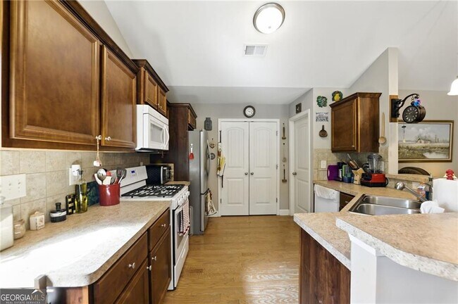 Building Photo - 4780 Lost Creek Dr