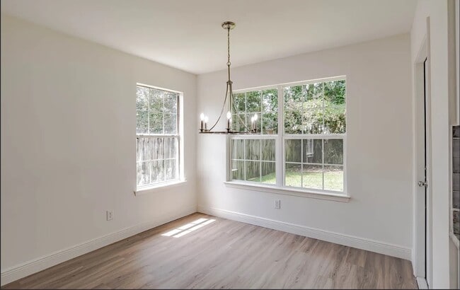 Building Photo - 2212 Summer Crossing