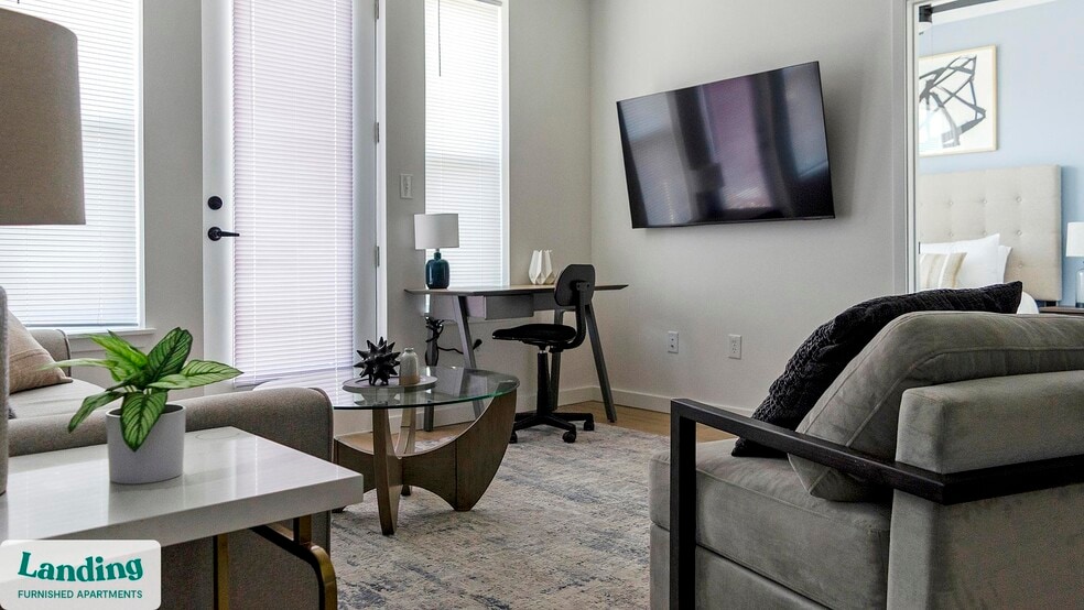 Building Photo - 650 N Main St