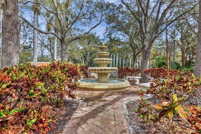 Building Photo - 4122 Central Sarasota Pkwy