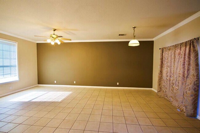 Building Photo - 600 Kawnee Dr