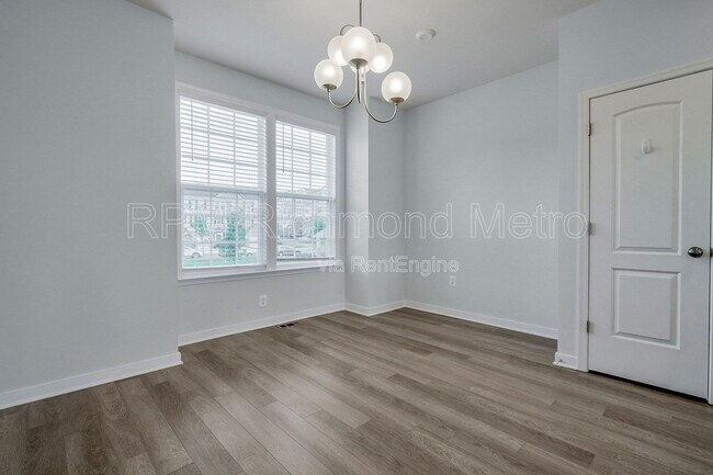 Building Photo - 1413 Kerr Dr