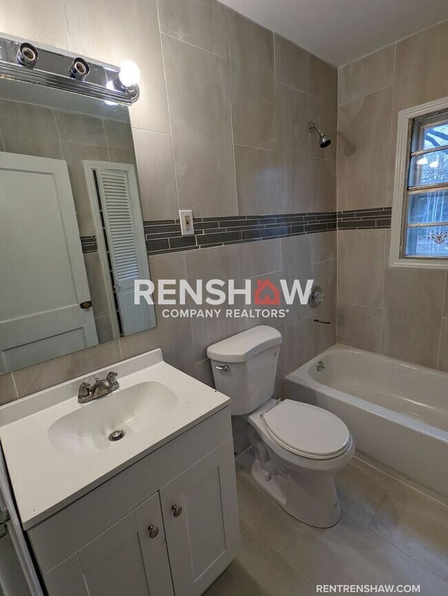 Building Photo - Completely Upgraded Property - Move in Ready!