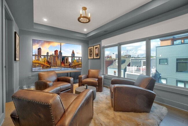 Building Photo - Stunning 3 Bed, 3 Bathroom Rental in the S...