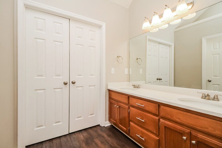 Building Photo - 1812 Tanner Ct