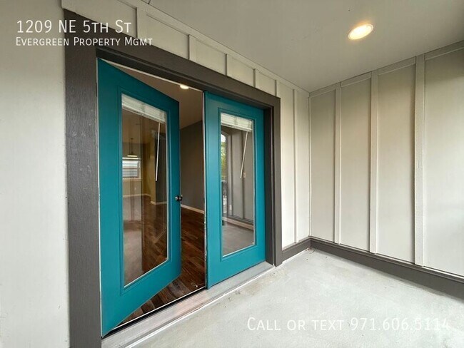 Building Photo - 1209 NE 5th St