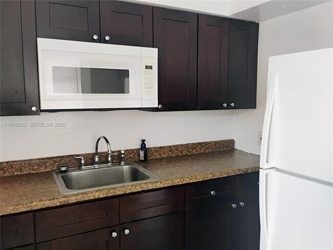 Building Photo - 254 SW 15th St