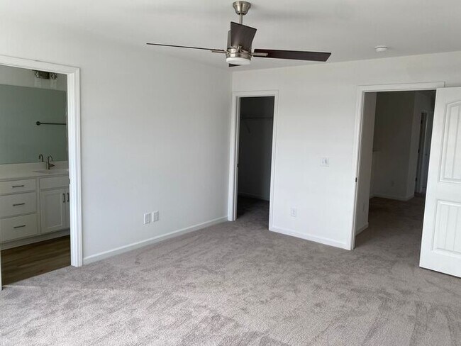 Building Photo - New House Near Nashboro Village - Close to Airport & Lake!