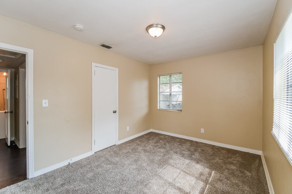 Building Photo - 3041 Detroit Cir N