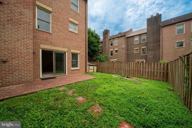 Building Photo - 10168 Turnberry Pl