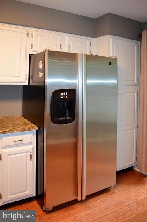 Building Photo - 110 Treymore Ct