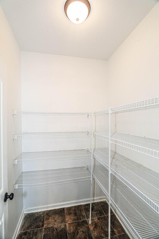 Building Photo - 479 Sebastian Dr
