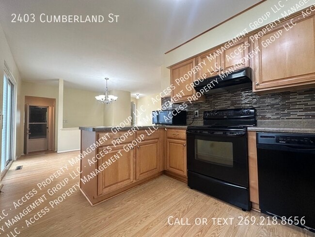 Building Photo - Large Westwood Kalamazoo home for rent!  4...